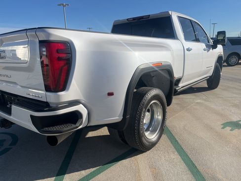Used 2024 GMC Sierra 3500 Denali Ultimate image 8