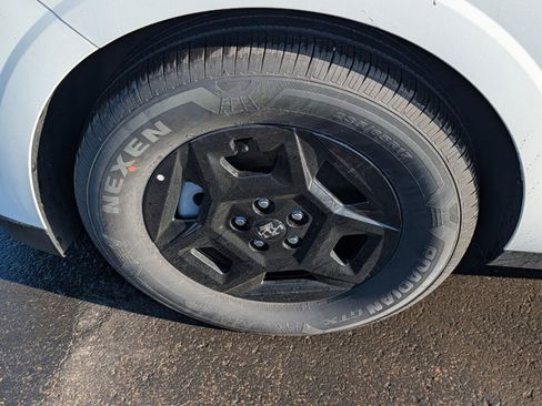 Used 2026 Kia Carnival image 14