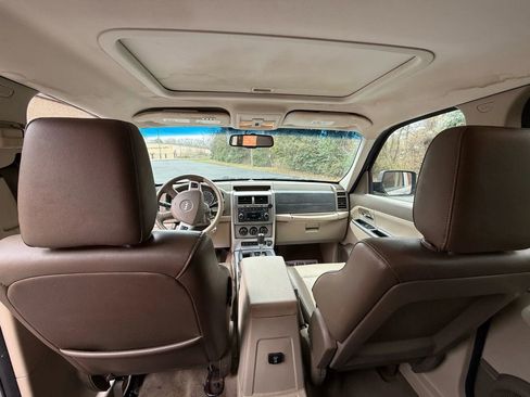 Used 2008 Jeep Liberty Limited w/ Premium Group image 9