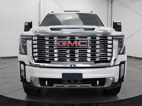 Used 2024 GMC Sierra 2500 Denali w/ Denali Reserve Package AWD/4WD image 2