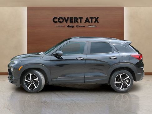 Used 2022 Chevrolet TrailBlazer RS FWD image 2