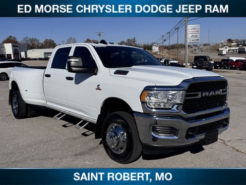 Used 2024 RAM 3500 Tradesman w/ Chrome Appearance Group image 4