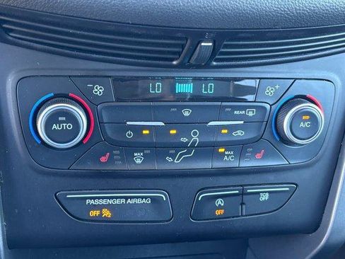 Used 2018 Ford Escape SE FWD image 29