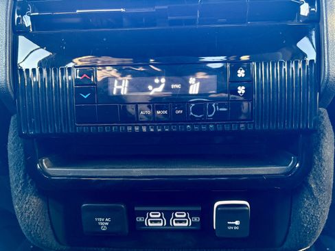 Used 2022 Jeep Wagoneer Series II w/ Premium Group I image 23