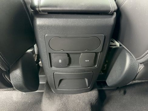 Used 2023 Ford Explorer XLT w/ Equipment Group 202A RWD image 33