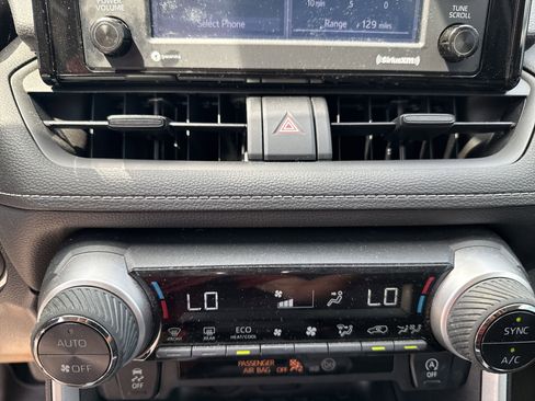 Used 2022 Toyota RAV4 XLE image 20