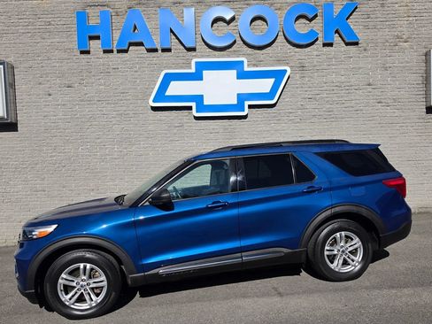 Used 2020 Ford Explorer XLT w/ Equipment Group 202A AWD/4WD image 1