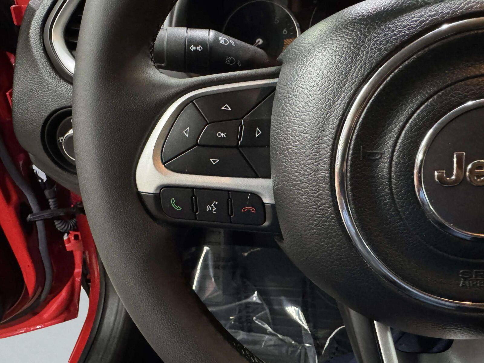 Used 2020 Jeep Renegade Latitude AWD/4WD image 26
