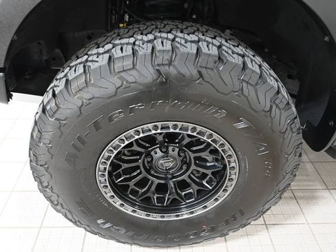 Used 2025 Ford F150 Raptor AWD/4WD image 18