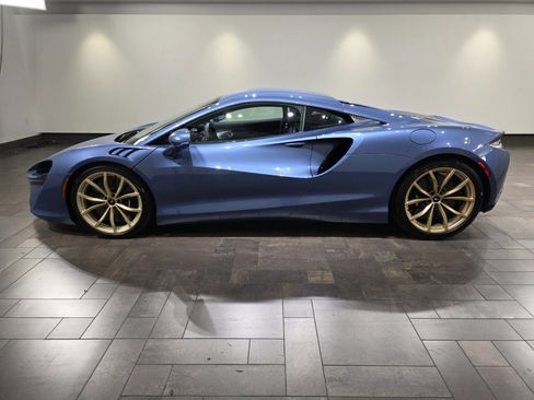 New 2026 McLaren Artura Performance Coupe image 3