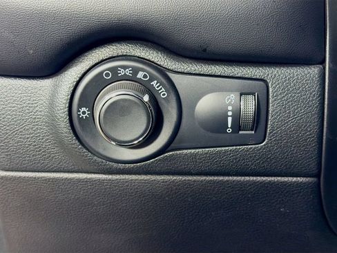 Used 2023 Dodge Durango GT AWD/4WD image 11