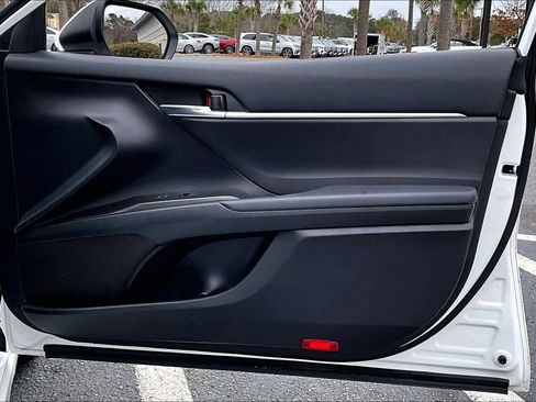 Used 2023 Toyota Camry SE image 22