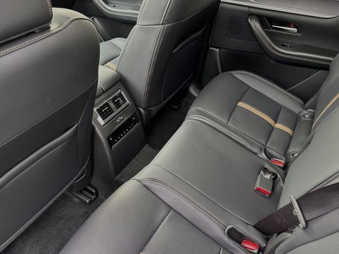 Used 2025 MAZDA CX-70 Plug-In Hybrid w/ Premium Plus image 12