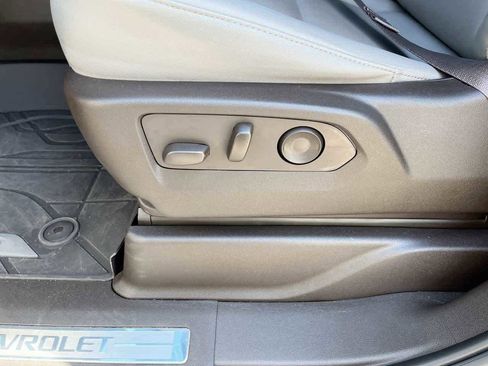 Used 2023 Chevrolet Tahoe LT w/ Luxury Package RWD image 19