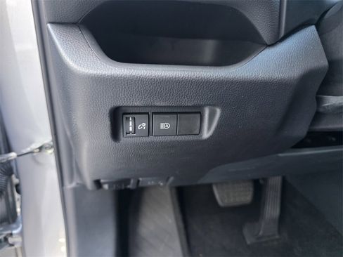 Used 2021 Toyota RAV4 LE image 26