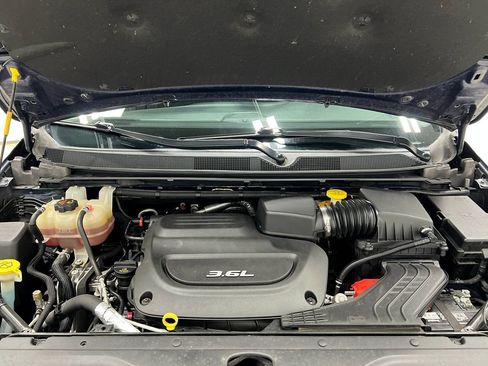 Used 2017 Chrysler Pacifica Touring w/ Tire & Wheel Group FWD image 30