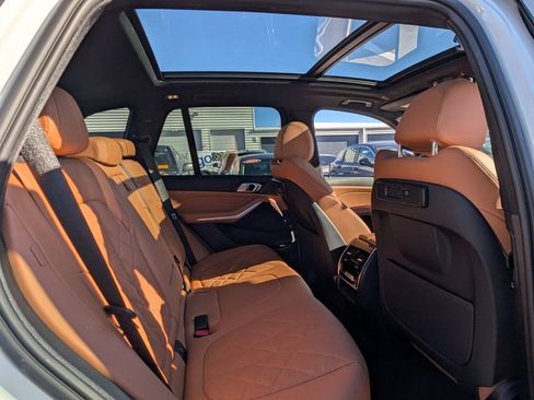 Used 2023 BMW X5 xDrive40i w/ Premium Package image 17