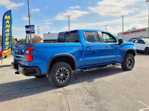 Used 2023 Chevrolet Silverado 1500 ZR2 w/ Technology Package image 8