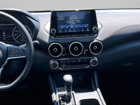 Used 2023 Nissan Sentra SV FWD image 5