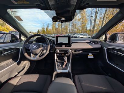 New 2025 Toyota RAV4 SE