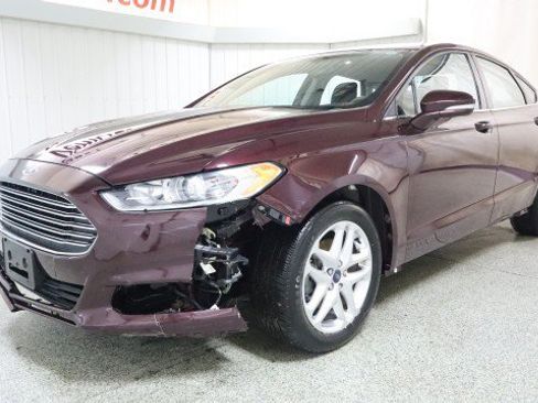 Used 2013 Ford Fusion SE FWD image 2