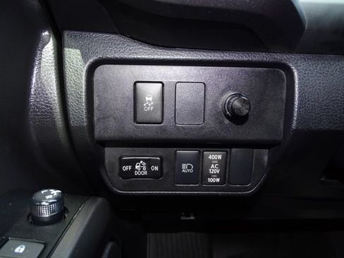 Used 2023 Toyota Tacoma TRD Off-Road w/ Technology Package AWD/4WD image 20