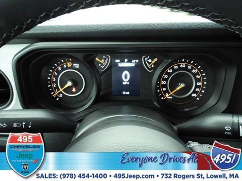 New 2025 Jeep Gladiator Sport image 17