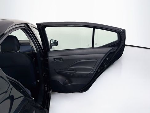 Used 2025 Nissan Versa SV FWD image 30
