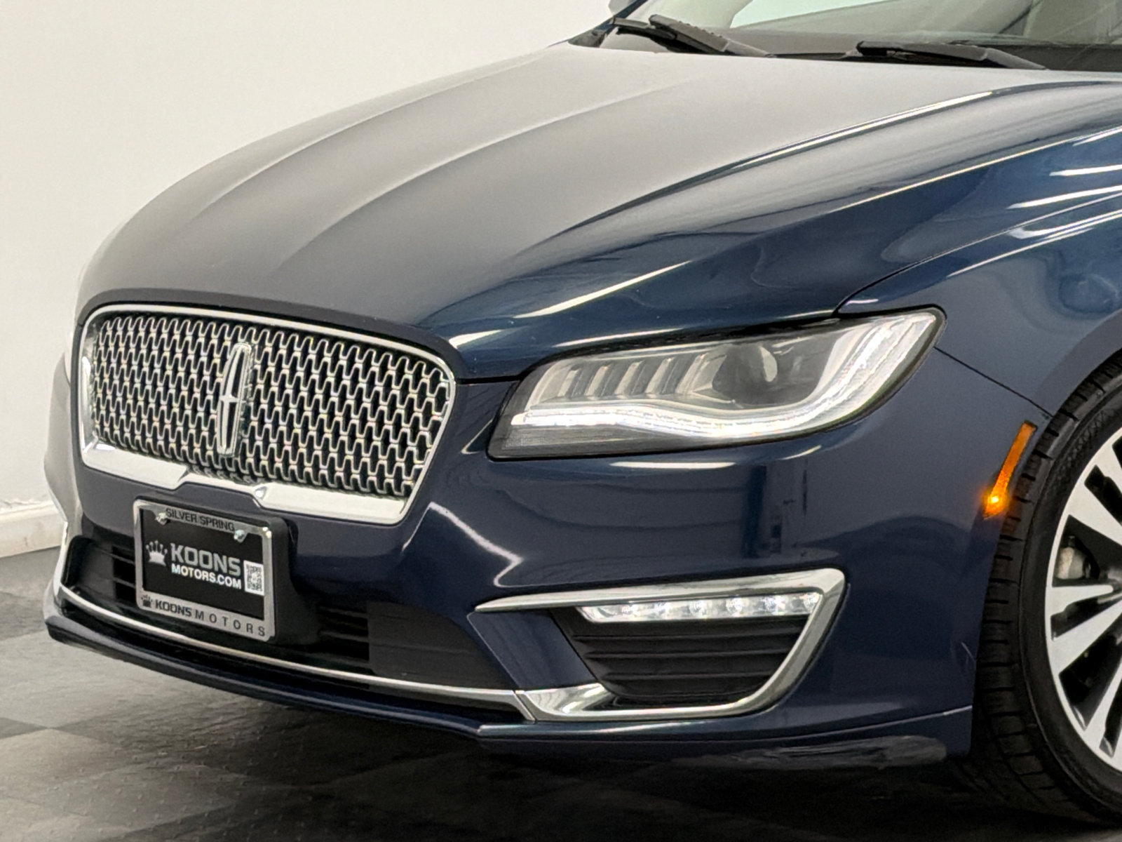 Used 2017 Lincoln MKZ Select w/ Select Plus Package FWD image 2