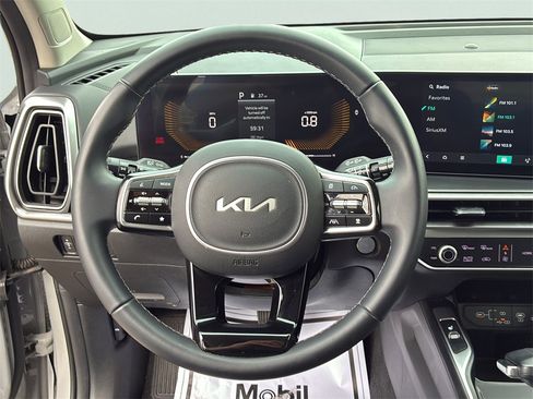 Certified 2025 Kia Sorento EX image 28