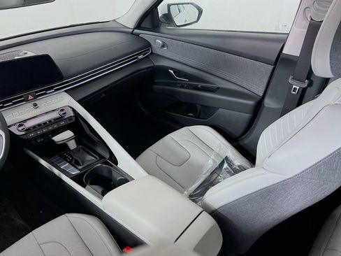 New 2026 Hyundai Elantra Limited image 23