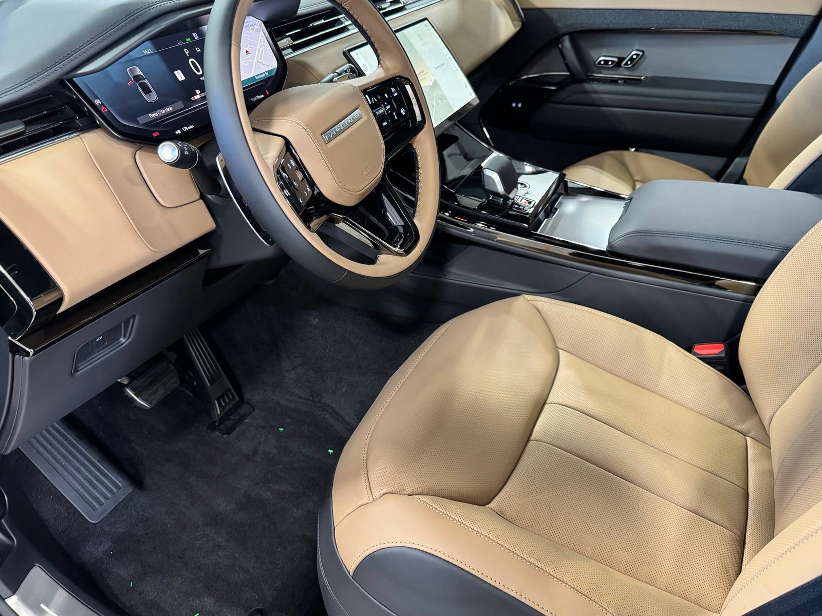 New 2026 Land Rover Range Rover Sport Dynamic SE AWD/4WD image 15
