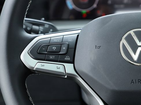 New 2026 Volkswagen Tiguan SE image 21