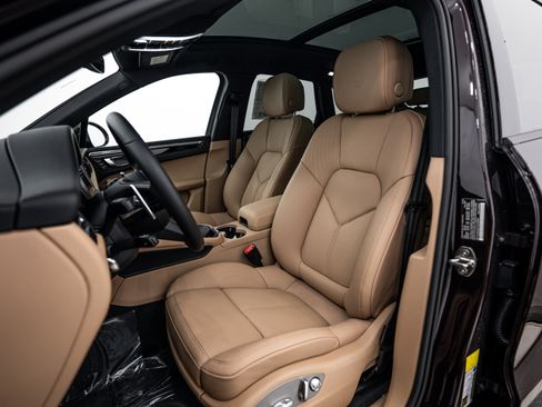 New 2026 Porsche Macan AWD/4WD image 18