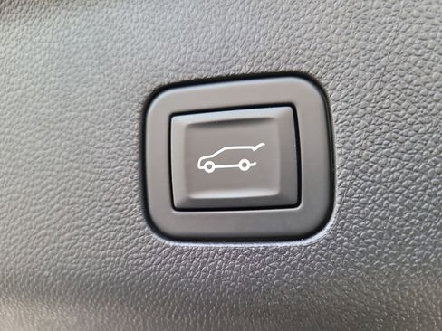 Used 2025 Cadillac Escalade ESV Sport Platinum image 7