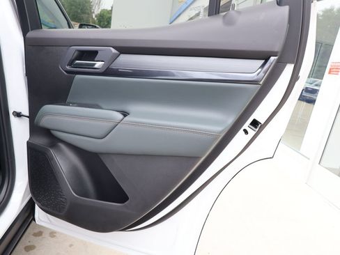 New 2027 GMC Terrain AT4 w/ Convenience Package III AWD/4WD image 31