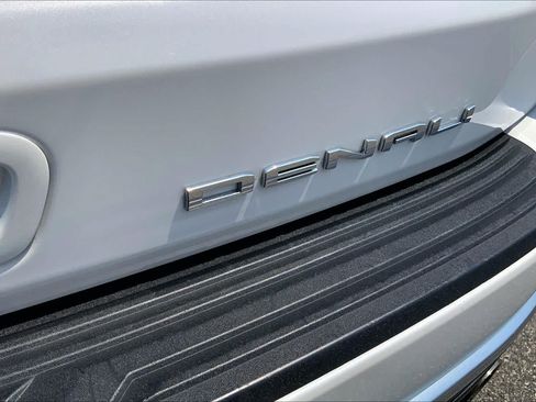 Used 2023 GMC Yukon XL Denali w/ Max Trailering Package AWD/4WD image 8