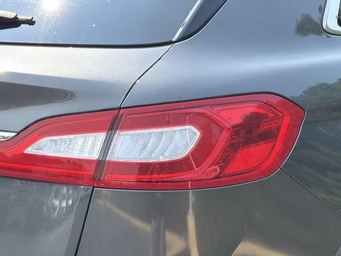 Used 2018 Lincoln MKX Select w/ Select Plus Package FWD image 5