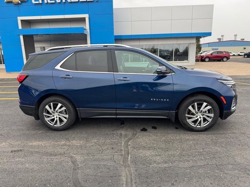 Used 2022 Chevrolet Equinox Premier AWD/4WD image 2
