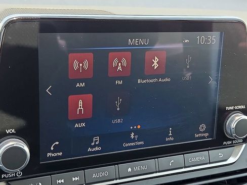 Used 2025 Nissan Altima 2.5 SV FWD image 19