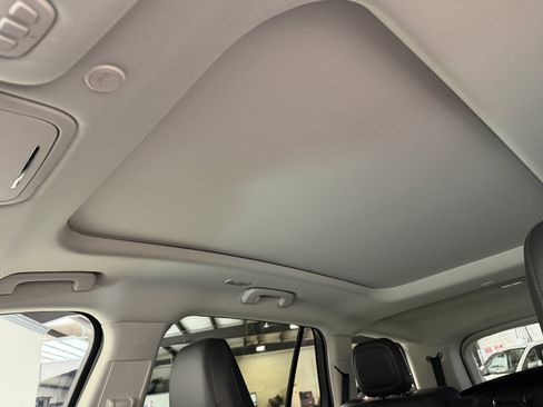 Used 2025 Lincoln Aviator AWD w/ Jet Appearance Package image 5