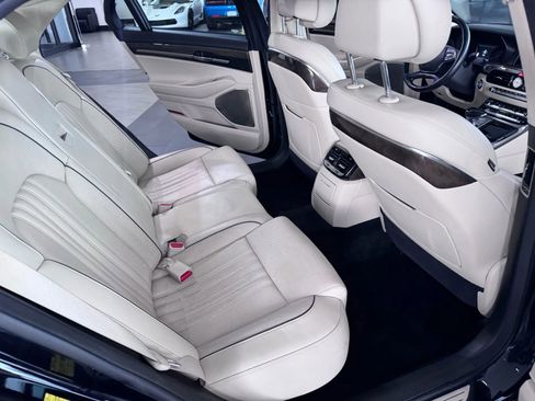 Used 2017 Genesis G90 3.3T Premium image 15