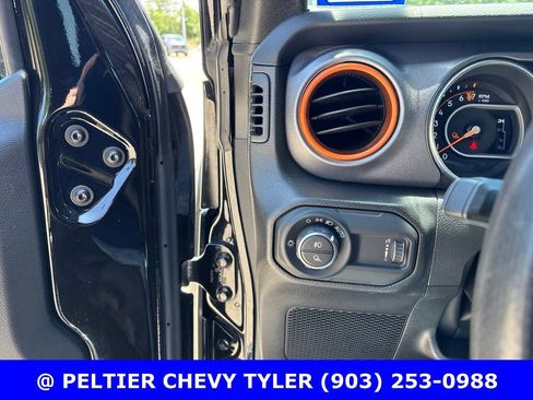 Used 2023 Jeep Gladiator Mojave w/ LED Lighting Group AWD/4WD image 12