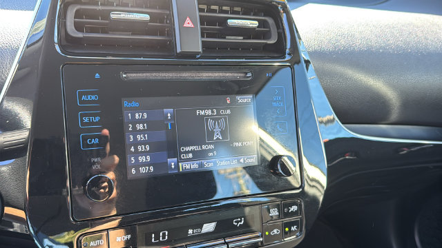 Certified 2019 Toyota Prius LE AWD/4WD image 15
