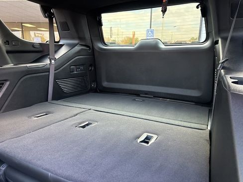 Used 2025 GMC Yukon AT4 Ultimate image 43