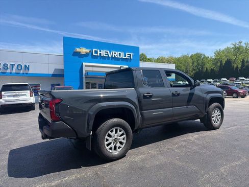 Used 2024 Toyota Tacoma SR AWD/4WD image 2
