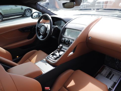 New 2024 Jaguar F-TYPE R AWD/4WD image 11