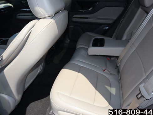 Used 2022 Lincoln Corsair AWD w/ Premium Package image 18