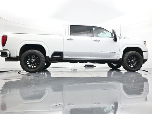 Used 2022 GMC Sierra 3500 Denali w/ Denali Ultimate Package AWD/4WD image 25