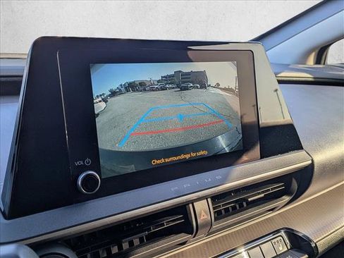 Used 2024 Toyota Prius XLE FWD image 13